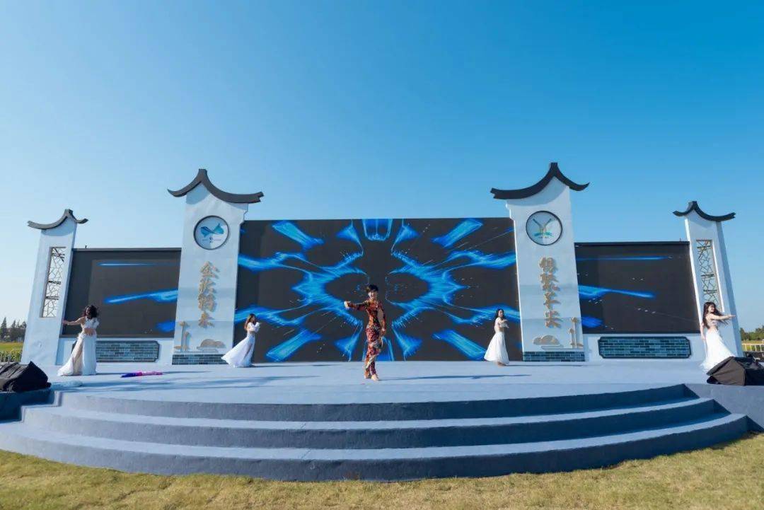 热力碰撞精致秀技还原绝妙一幕的简单介绍